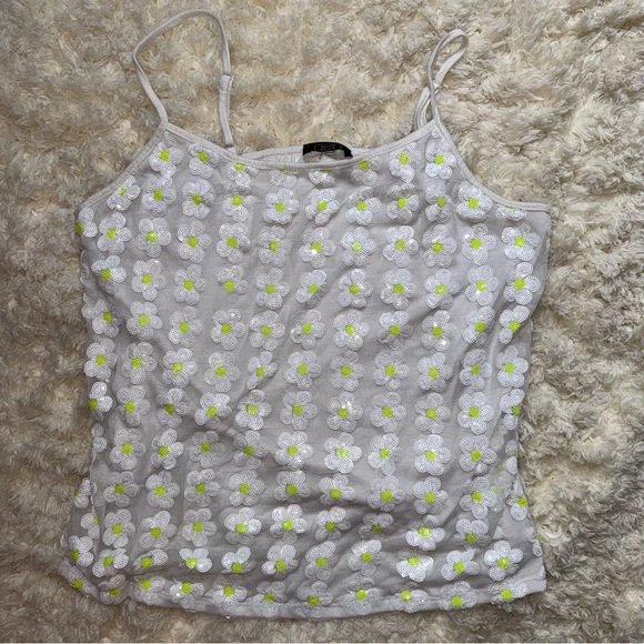 Floral Embroidered Women's Top - Picture 2 of 6